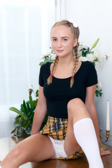 mutandine da sotto la gonna per adolescenti xxx caldo archivio