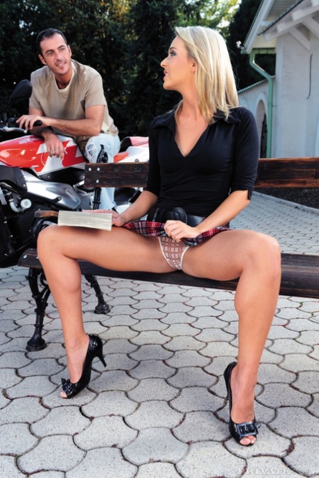 blonde upskirt beste hoge kwaliteit verzameling