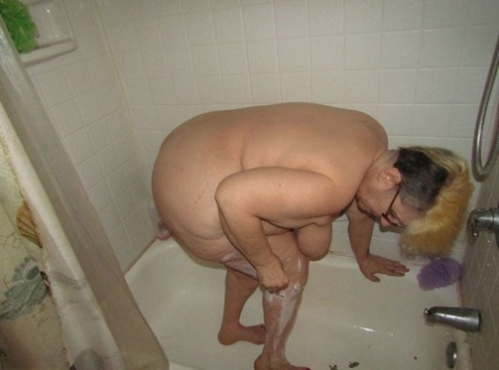grand-mère rasée sexe érotique photo