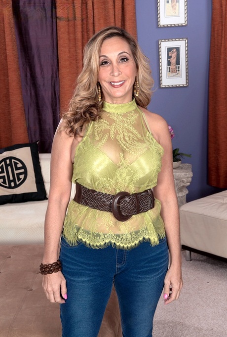 Sophia Jewel xxx model gallery