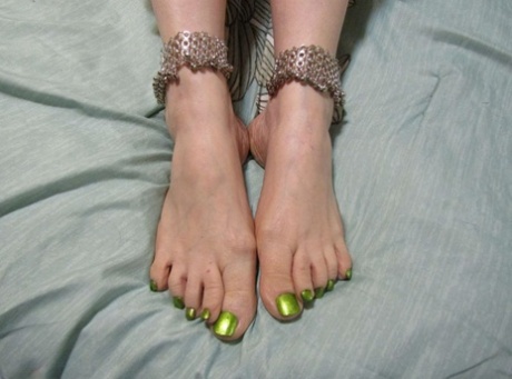 granny feet free sexy picture