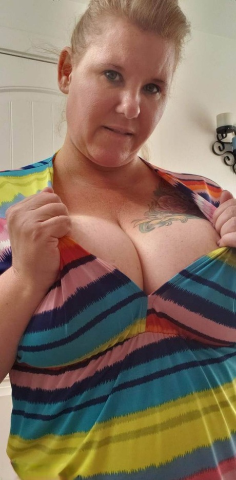 mature shower free sex picture