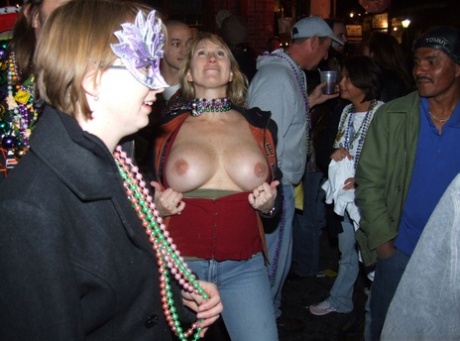 tetas grandes en público libre perfecto galería