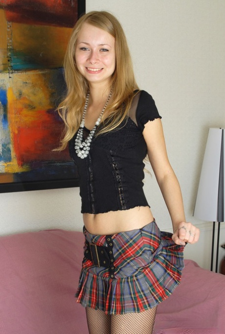 teenagerská minisukně akty hd fotografie
