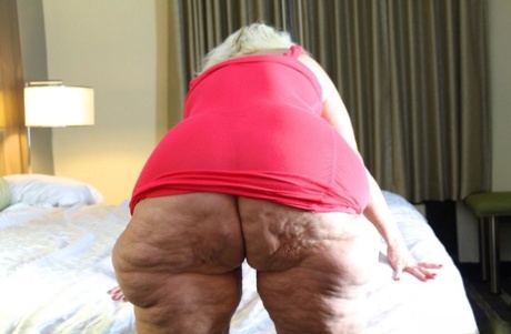 fat ass granny art naked pictures