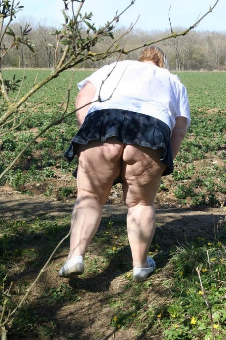 saia curta bbw pornô imagens