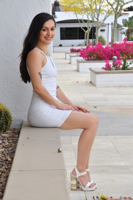 April Valentino sex model pics
