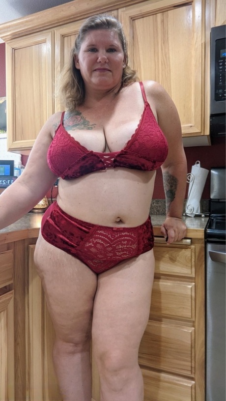 thick mature free naked img