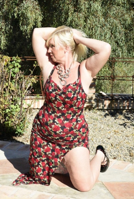 granny skirt erotic image