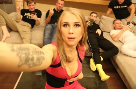amateur gangbang naakten heet foto