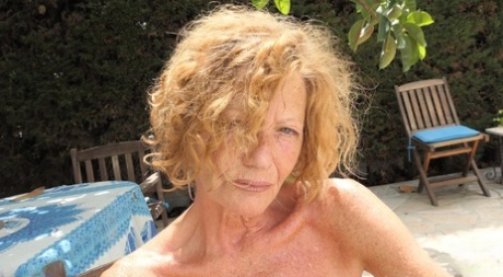 Anne Swinger star hot pictures