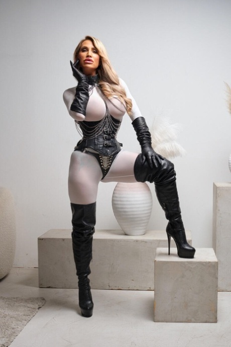 leather lingerie sexy pictures