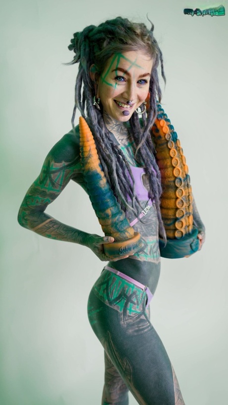 Anuskatzz model nude pic
