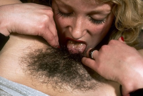 eating hairy pussy free porn picture
