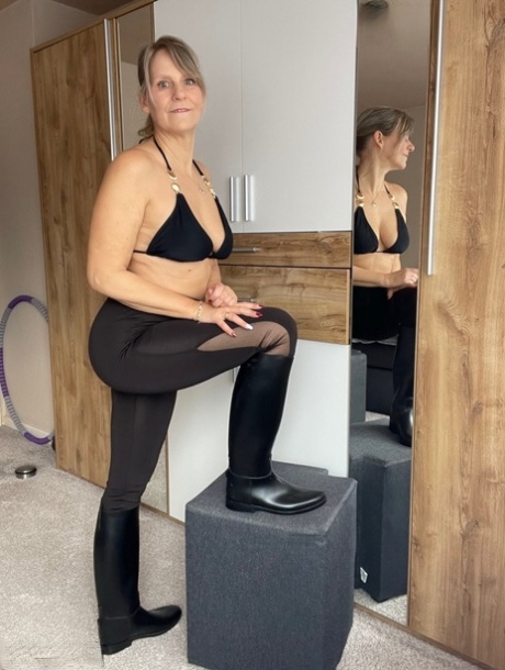 mature yoga pants nice photo