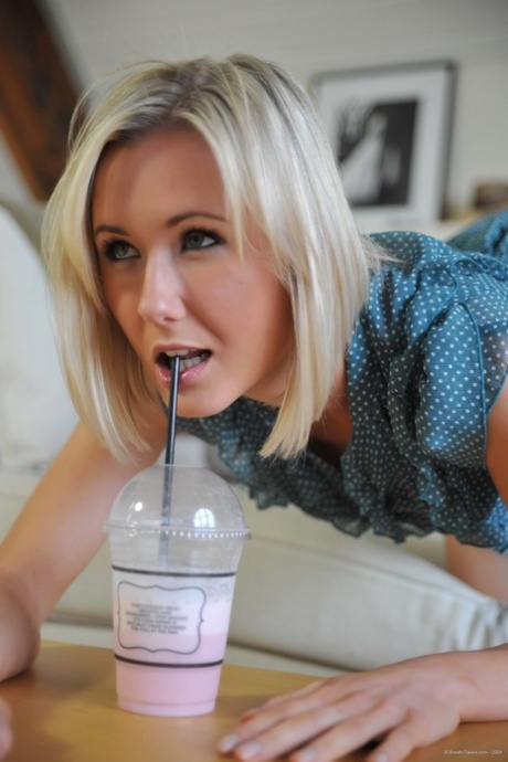 short hair blonde sexy naked images