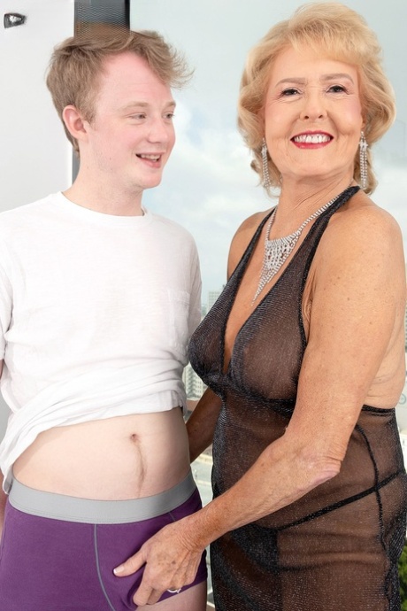 abuela seduce a chico bastante perfecto fotos