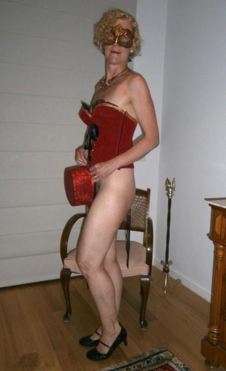 cosplay maduro muito adulto imagem