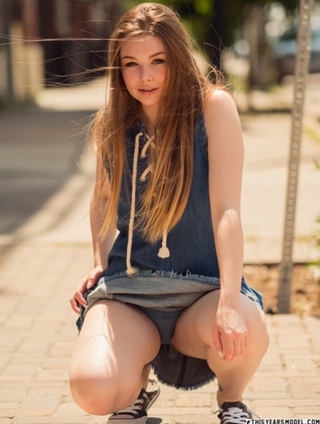 mannequin adolescent sympa xxx image