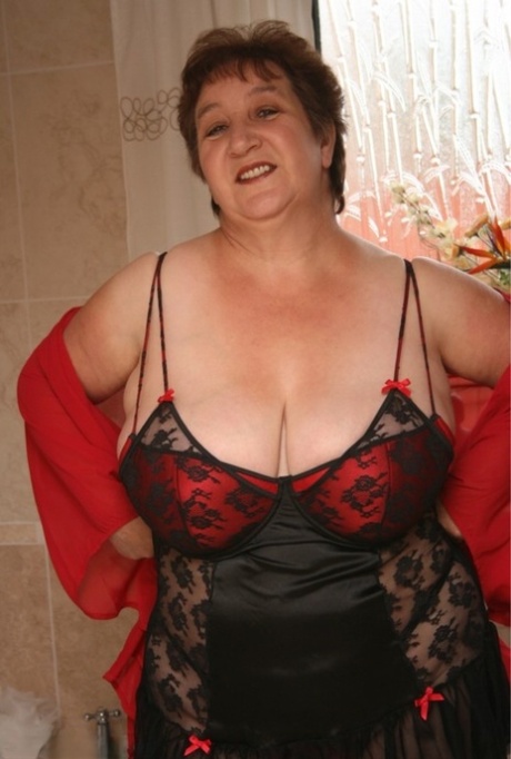 prsatá zralá pornografii zdarma obrázek