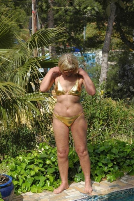 bedstemor bikini ret høj kvalitet img