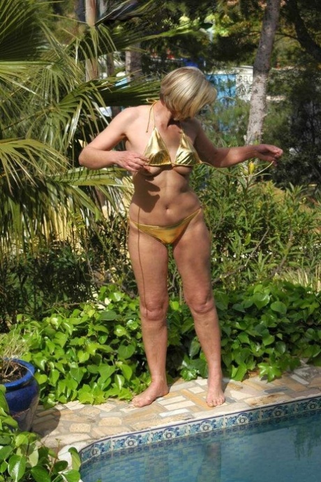 bestemorbikini naken gratis bilde