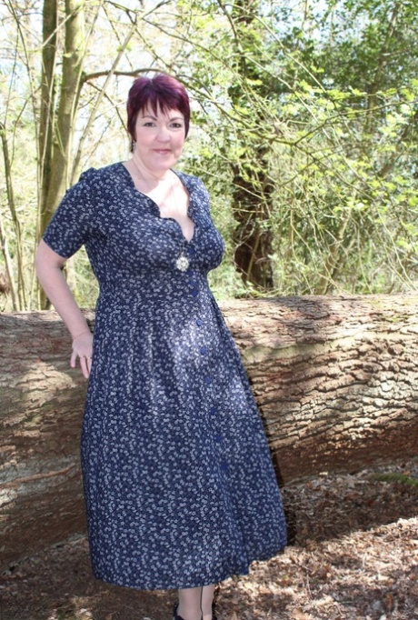 mature outdoor erotic img