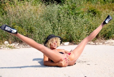 pantyhose anal porn galleries