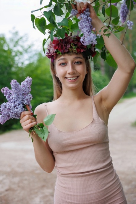 teen girlfriend beautiful naked archive