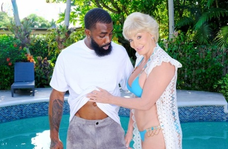 bikini grand-mère hd des photos
