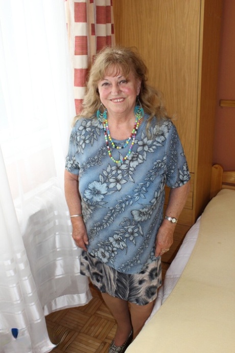 nonna caldo esclusivo archivio