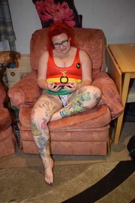 thick redhead free pic