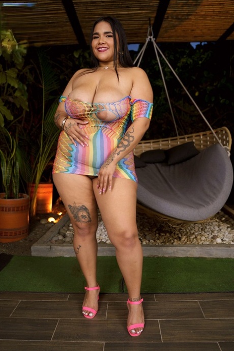 chubby legs beautiful nude pictures