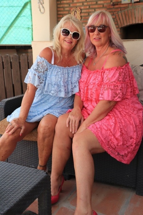 bbw skirt adult image