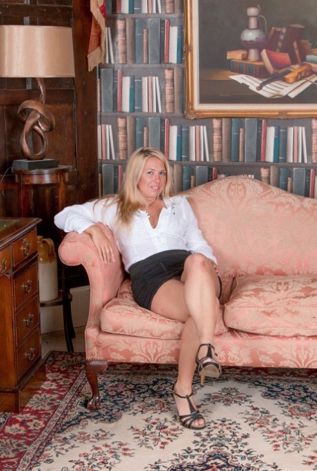 Elle Macqueen star nudes img