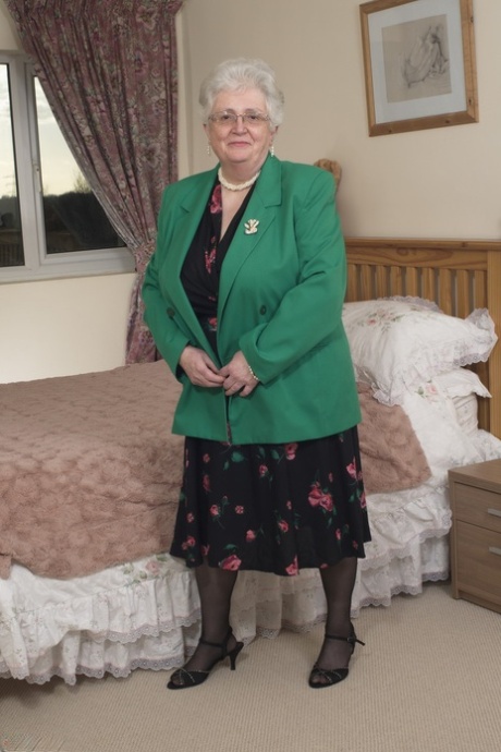 granny skirt xxx img
