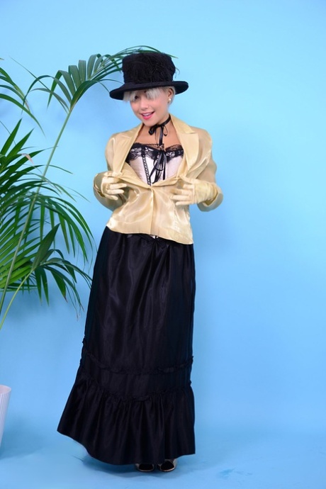Petra So sex model galleries