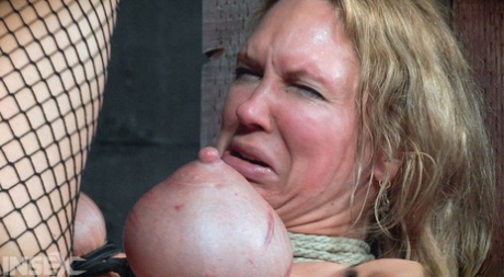 tetas bdsm mejor agradable galería