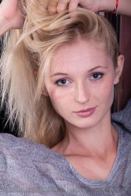 Leona Honey model exclusive photos