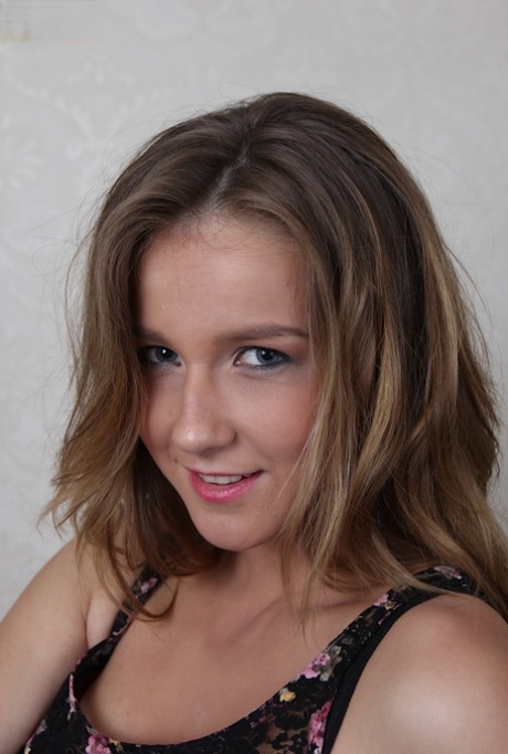 Alice Smith adult model pictures