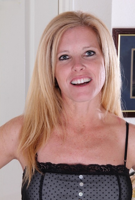 mature face art nude picture