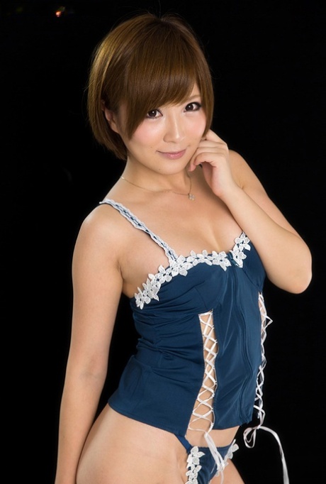 Kaede Oshiro top actress pictures