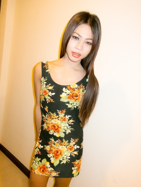 petite ladyboy hd gallery
