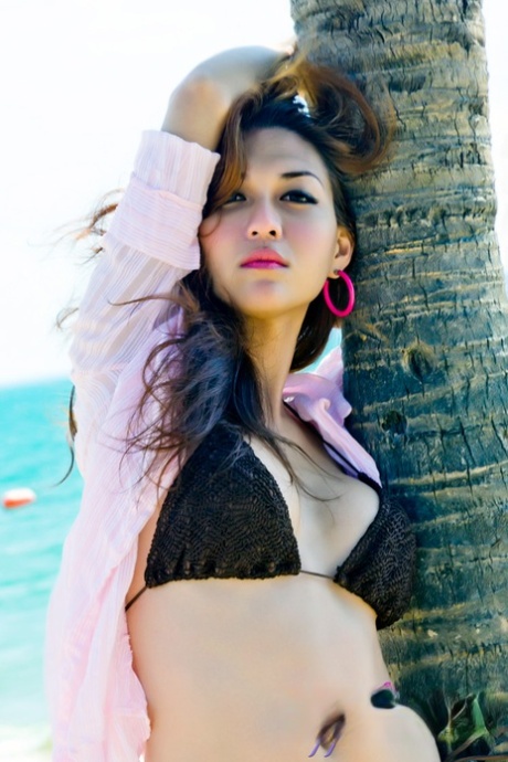 teen ladyboy sexy pics