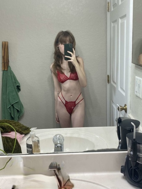 Dessous-Selfie xxx nackte foto