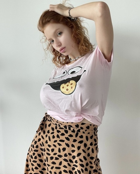tenåring hovne brystvorter top pene foto