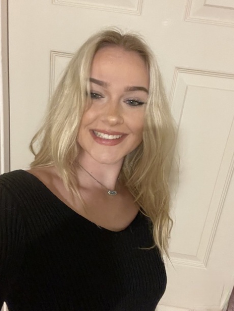 blonde maigre parfait nu photos
