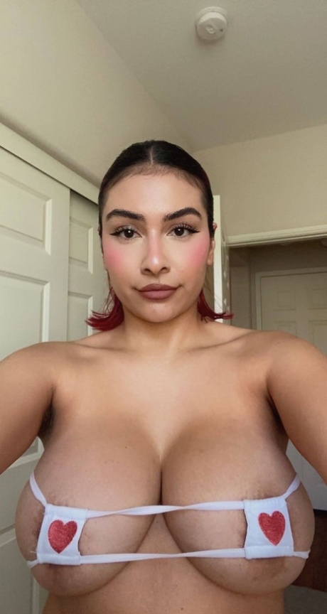 thick thighs latina hot sexy photo