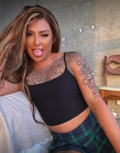 tatoveret shemale perfekt sex pic
