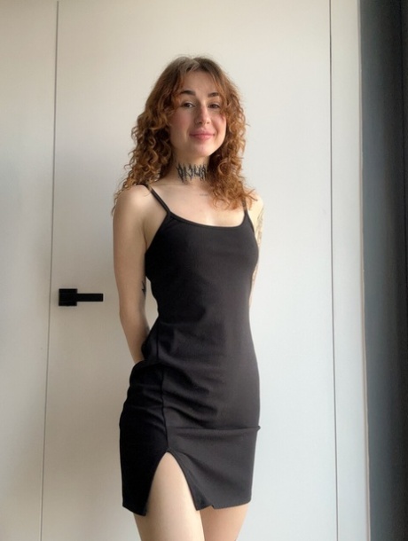 rossa con grandi seni erotico caldo foto